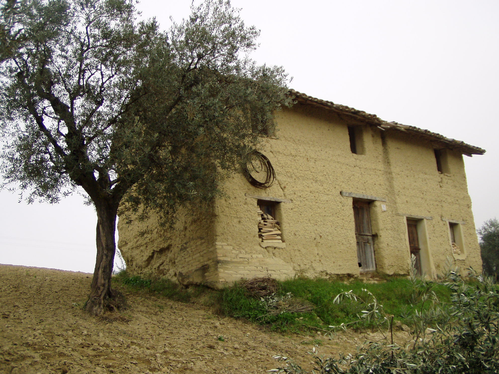 Casa colonica di terra