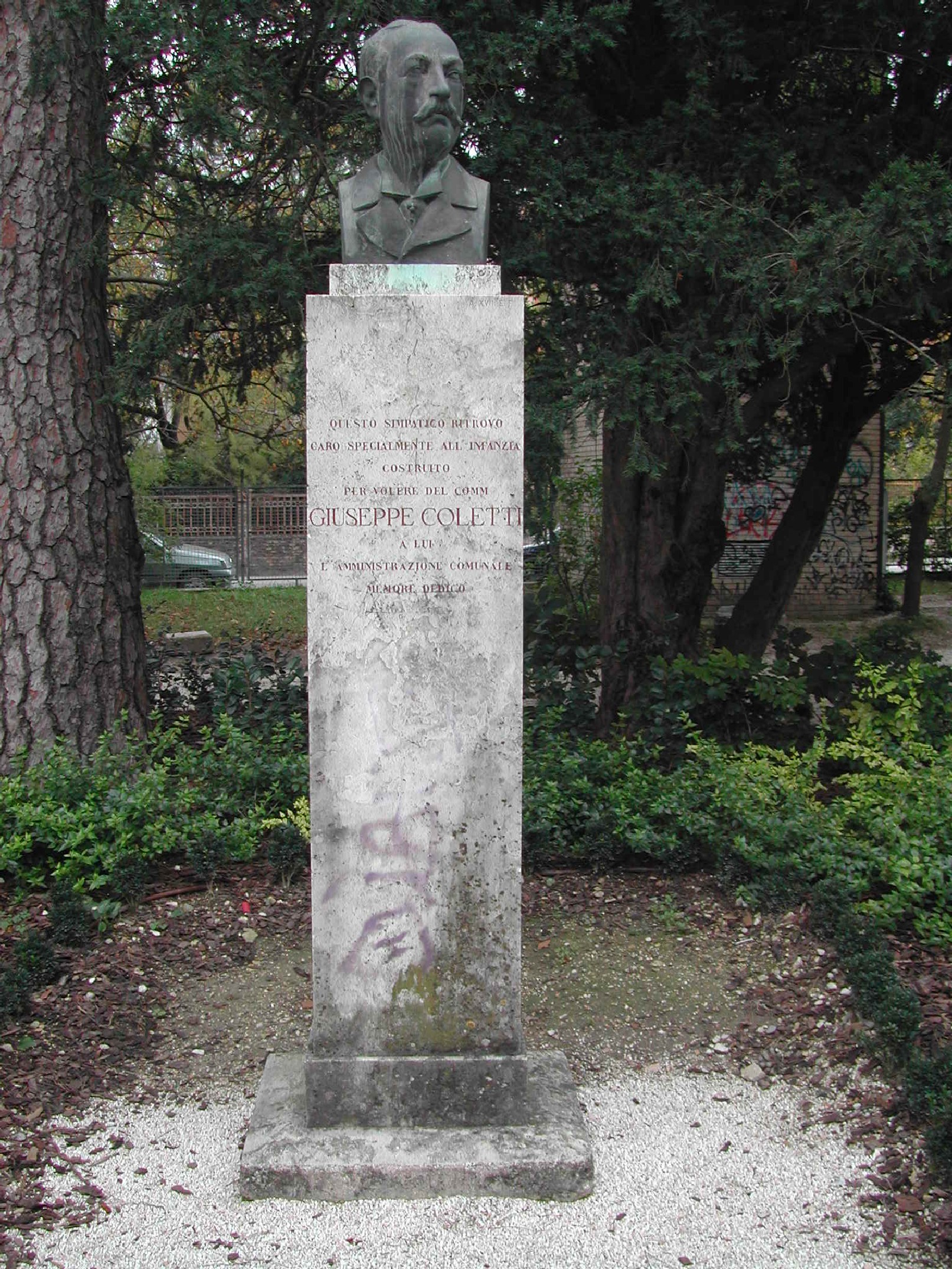 Monumento a Giuseppe Coletti