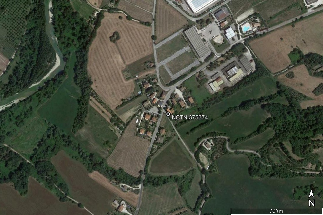 luogo con tracce di frequentazione, strutture murarie, resti osteologici
