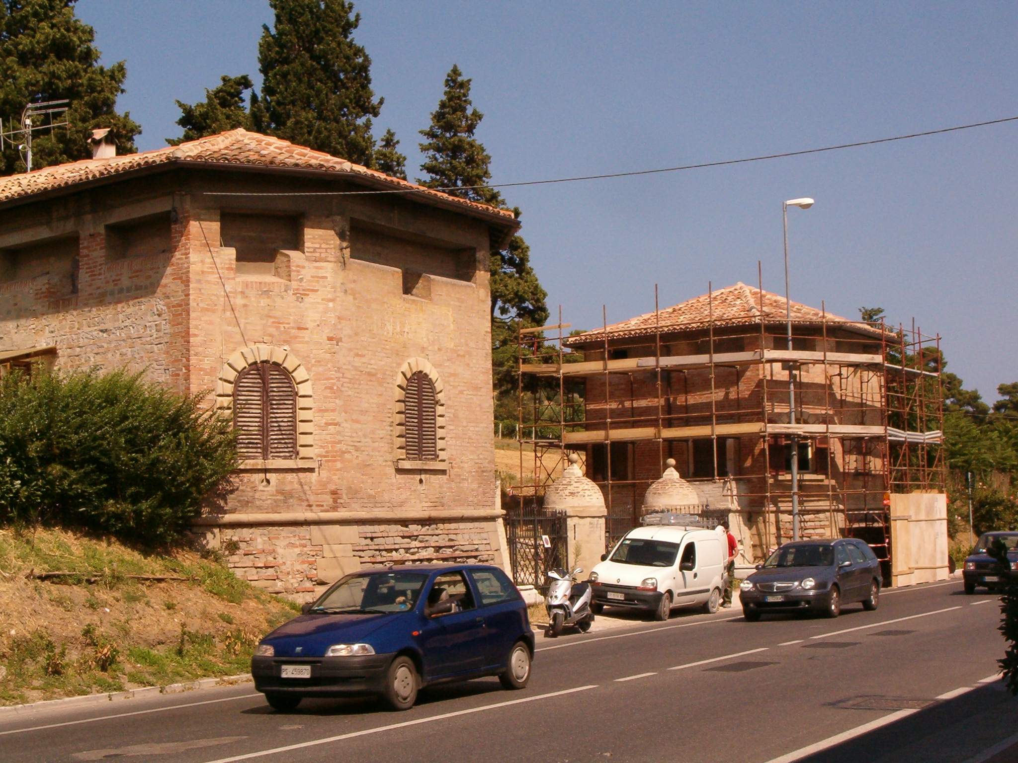Porta di Villa Caprile