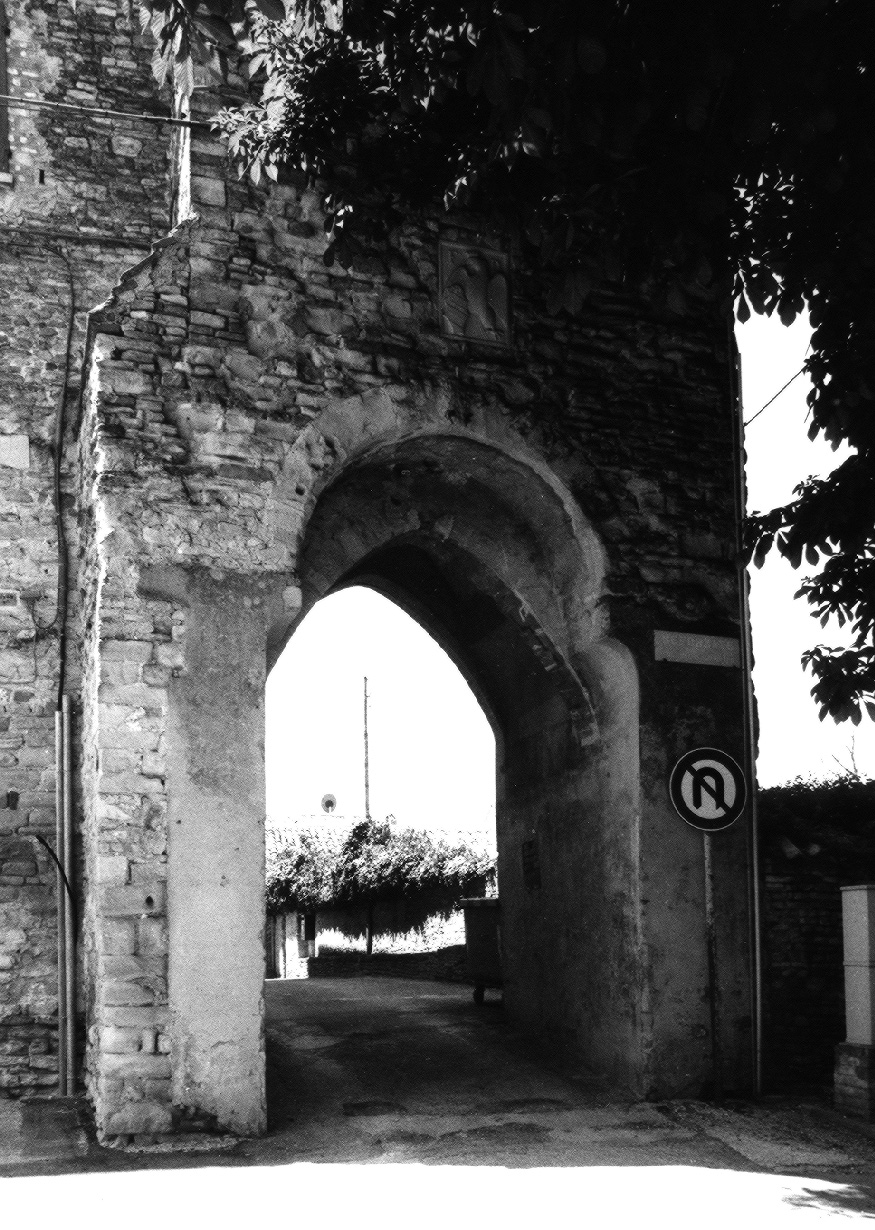 Porta del Castello di Reforzate