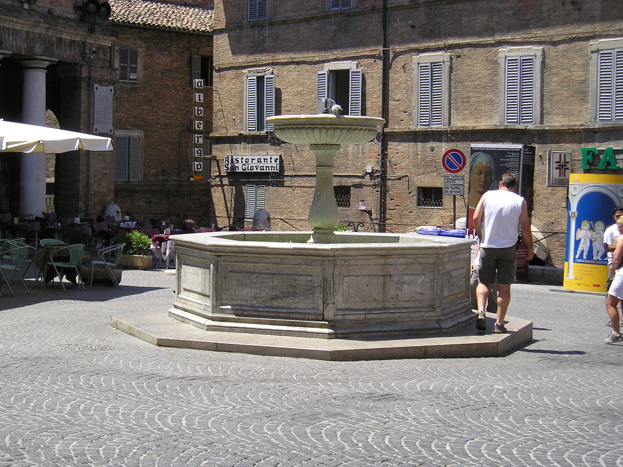Fontana pubblica