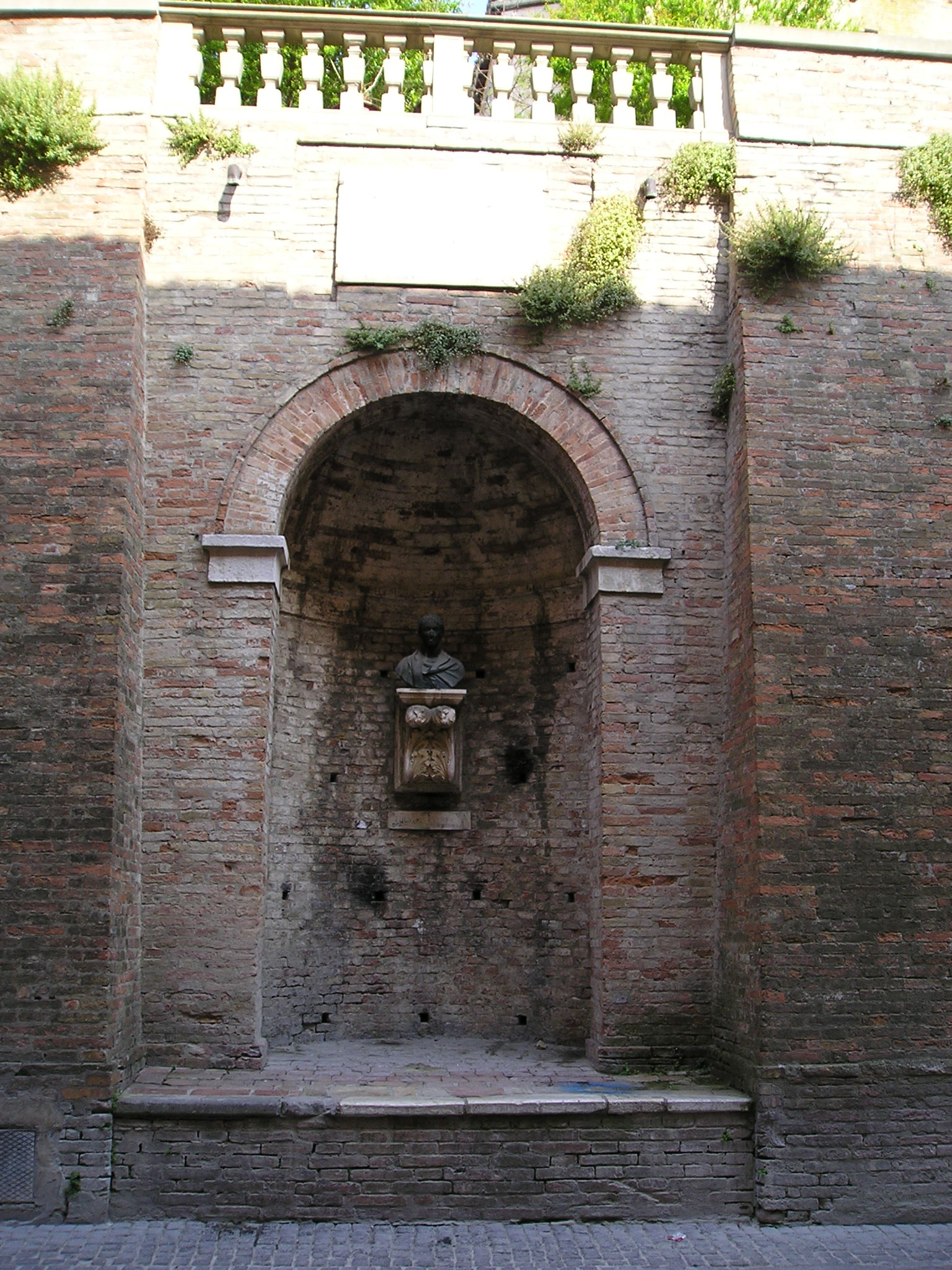 Monumento a Fulvio Corboli