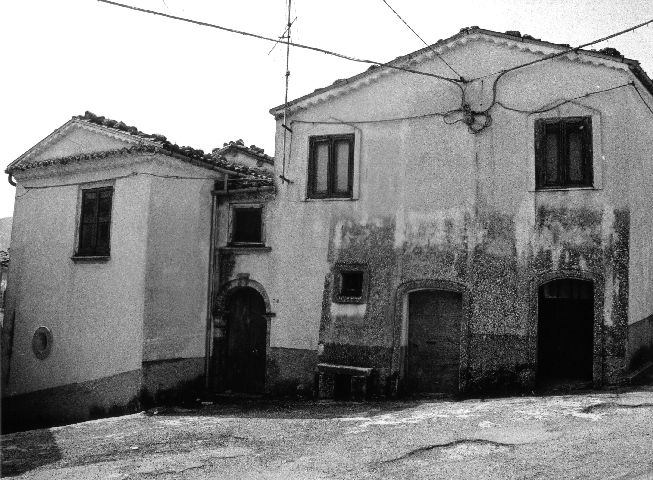 casa, a blocco, plurifamiliare