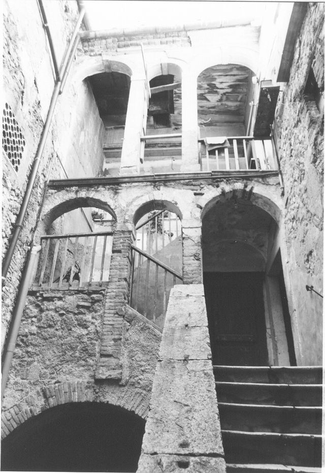 palazzo, plurifamiliare