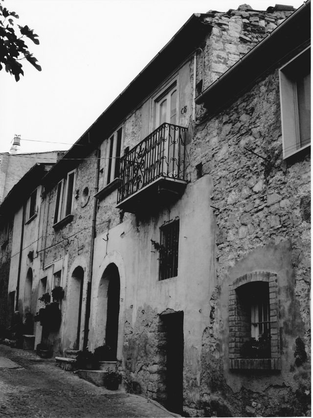 casa, a schiera, plurifamiliare