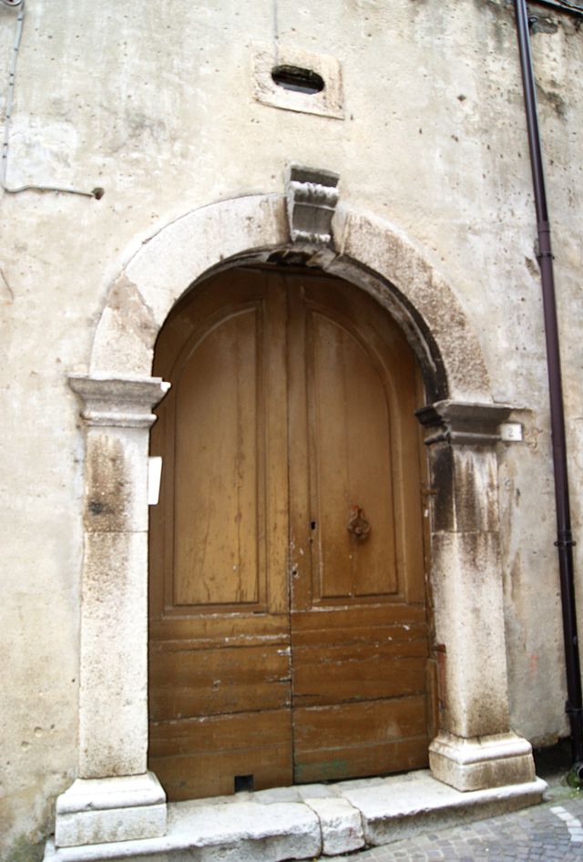 palazzo, plurifamiliare, con supportico