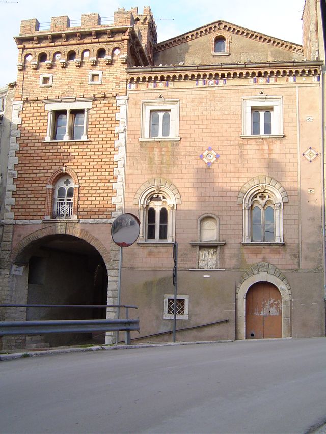 Casa Testa-D'Amico e Porta Maggiore