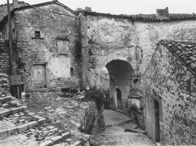 Casa con Porta Urbica Occidentale