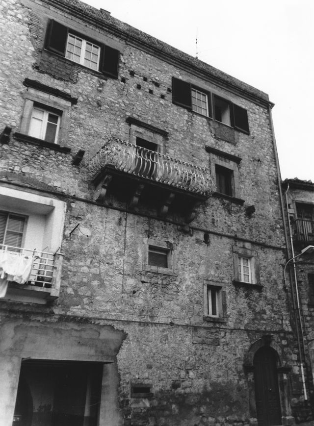 palazzo, plurifamiliare