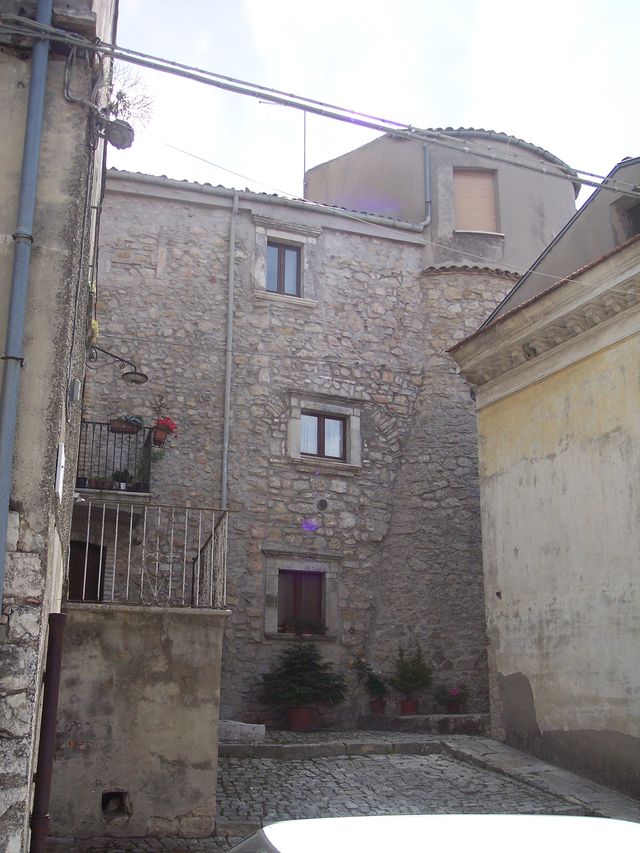 casa, a blocco, con torre, plurifamiliare