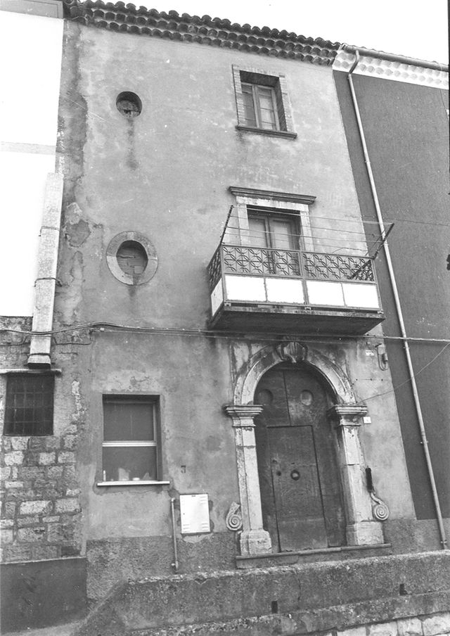 casa, a schiera, plurifamiliare