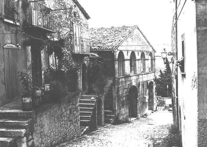 Magazzini Castello Di Capua