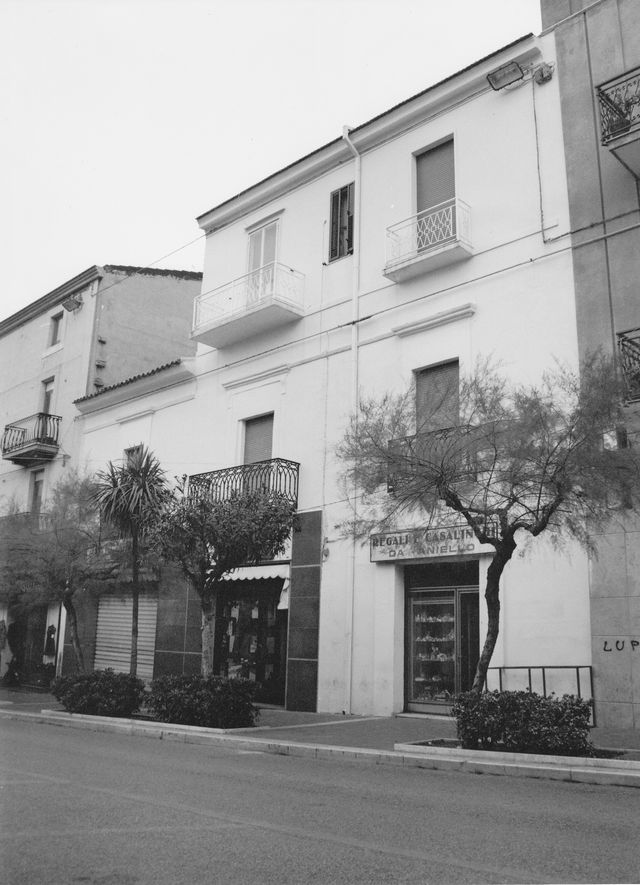 casa, a schiera, plurifamiliare