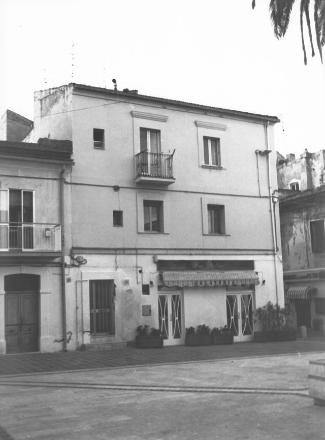 casa, plurifamiliare
