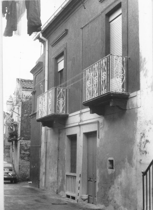 case, a schiera, plurifamiliari