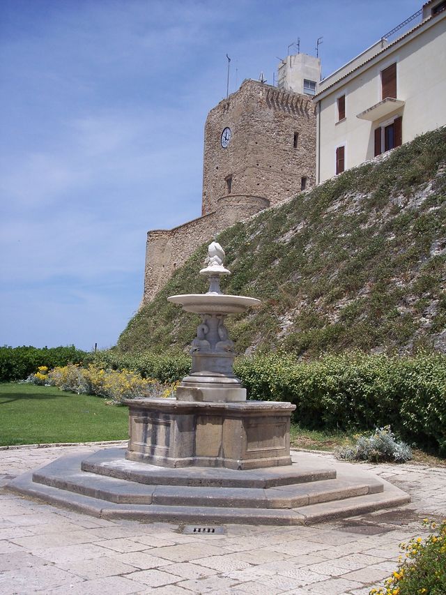 fontana, pubblica