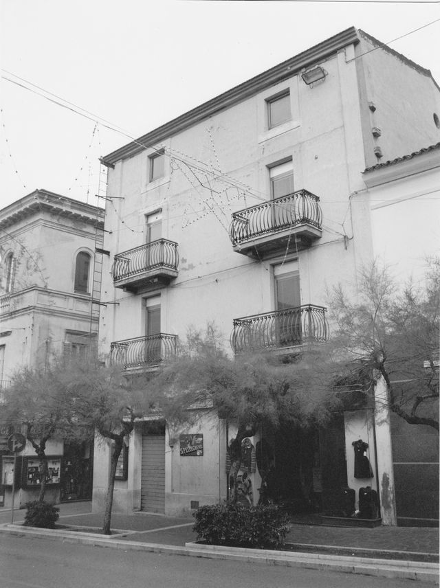 palazzo, plurifamiliare