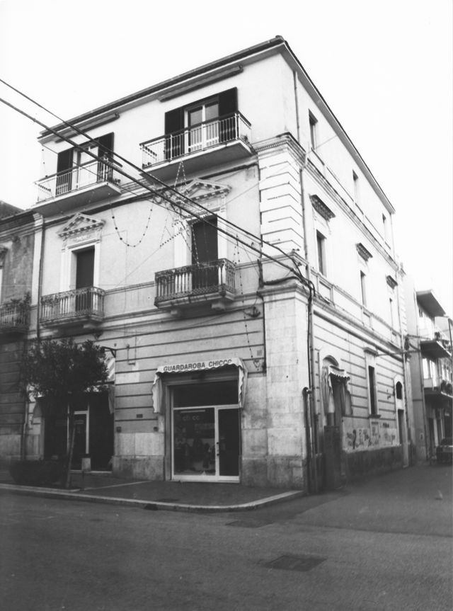 palazzo, plurifamiliare