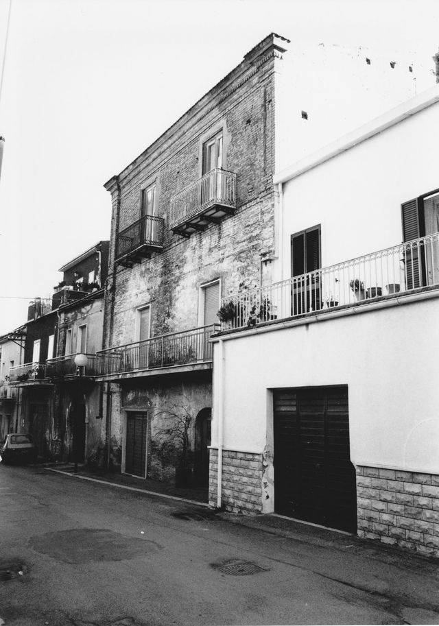 casa, a schiera, plurifamiliare