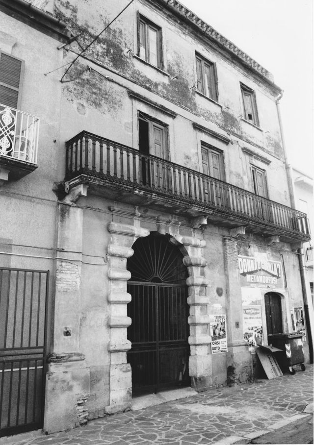palazzo, plurifamiliare
