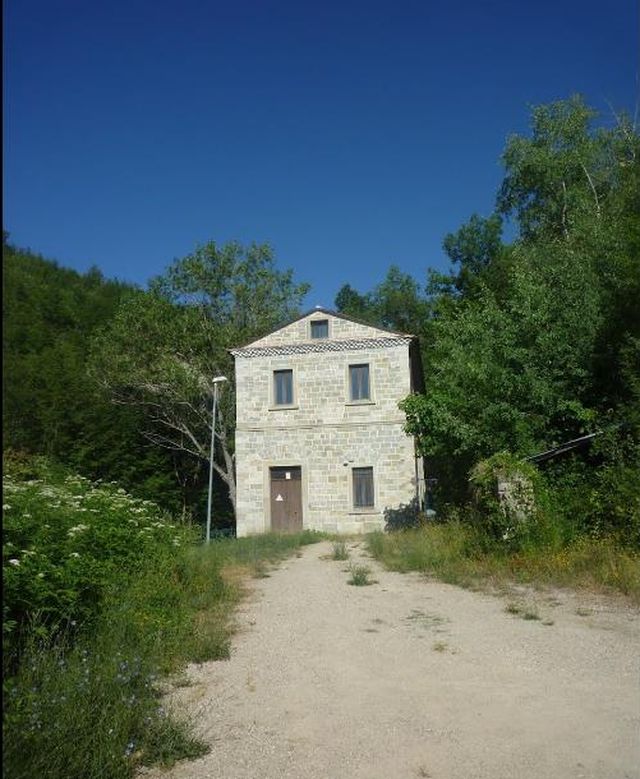 Officina elettrica