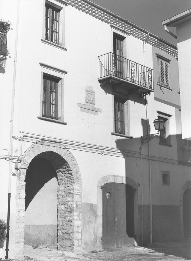 casa, a schiera, con supportico