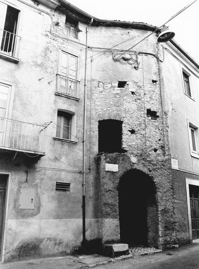 casa, a schiera, con supportico