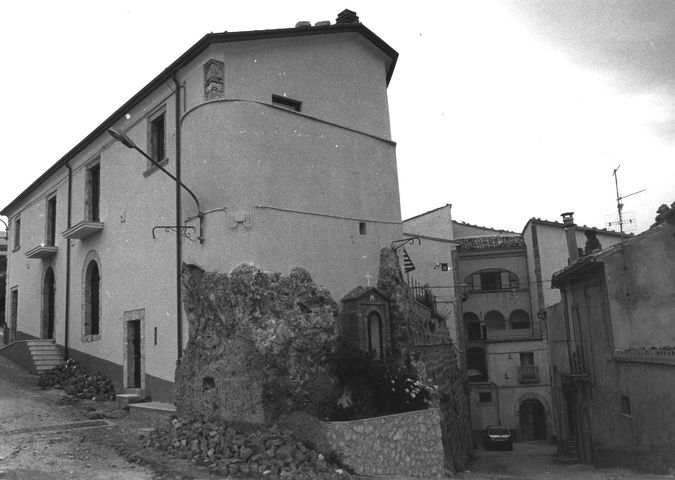 casa, a blocco, con torre