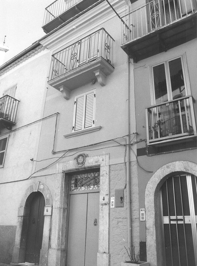 casa, a schiera, plurifamiliare