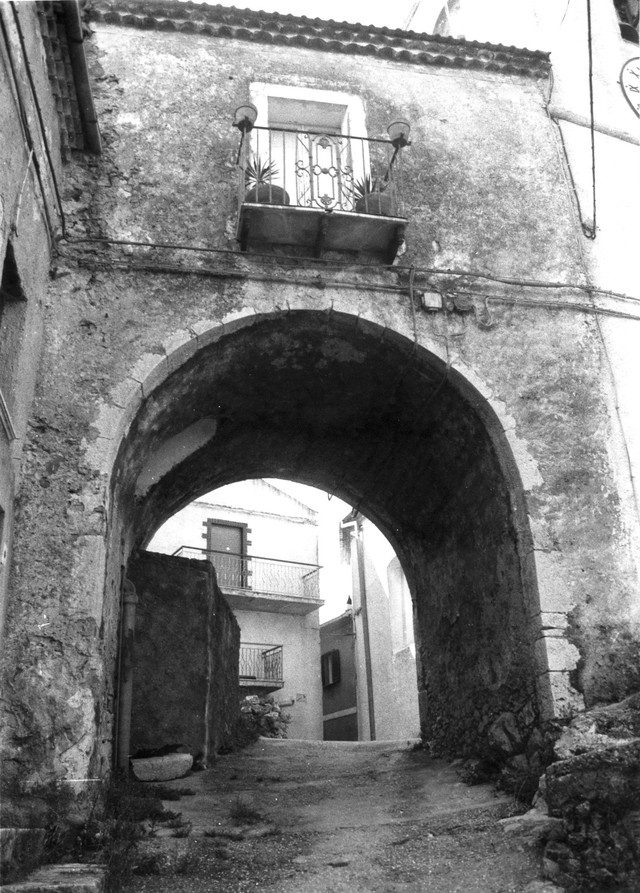casa, rustica con porta urbana