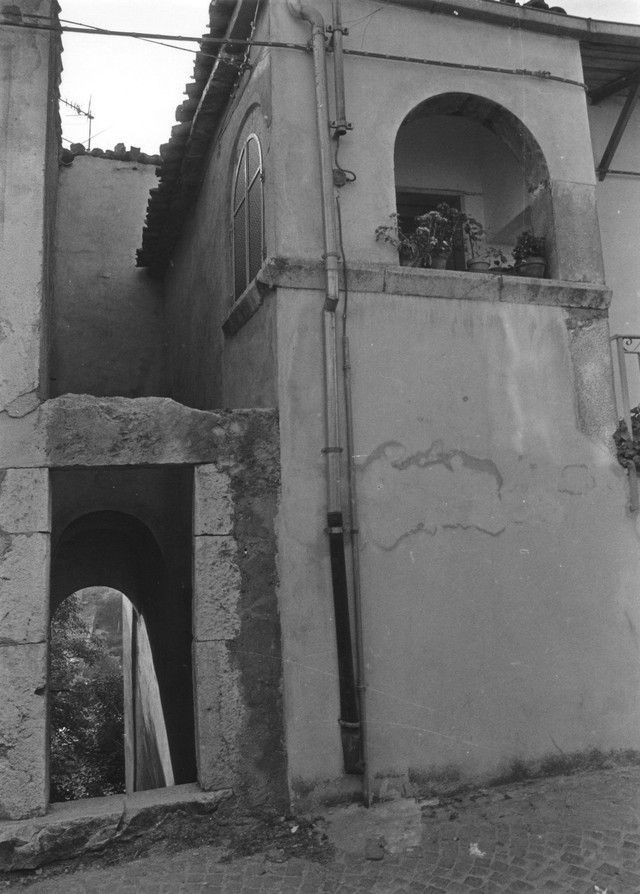 Casa plurifamiliare su cinta muraria