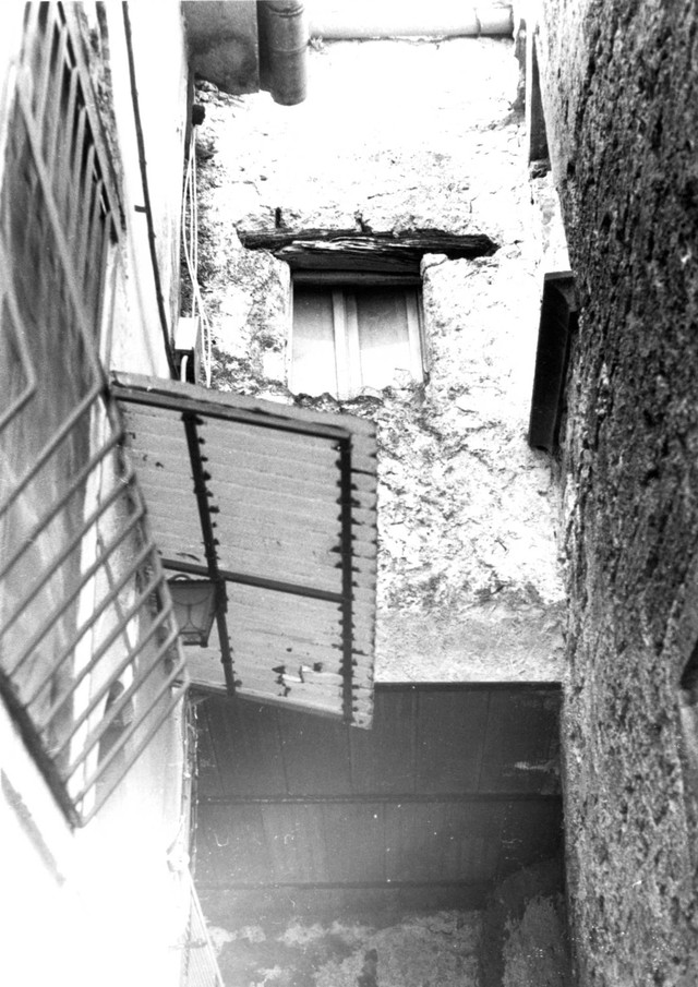 casa, plurifamiliare, con supportico