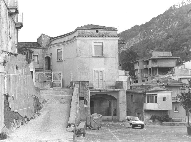 Casa Lombardi-Letizia-Chiuso