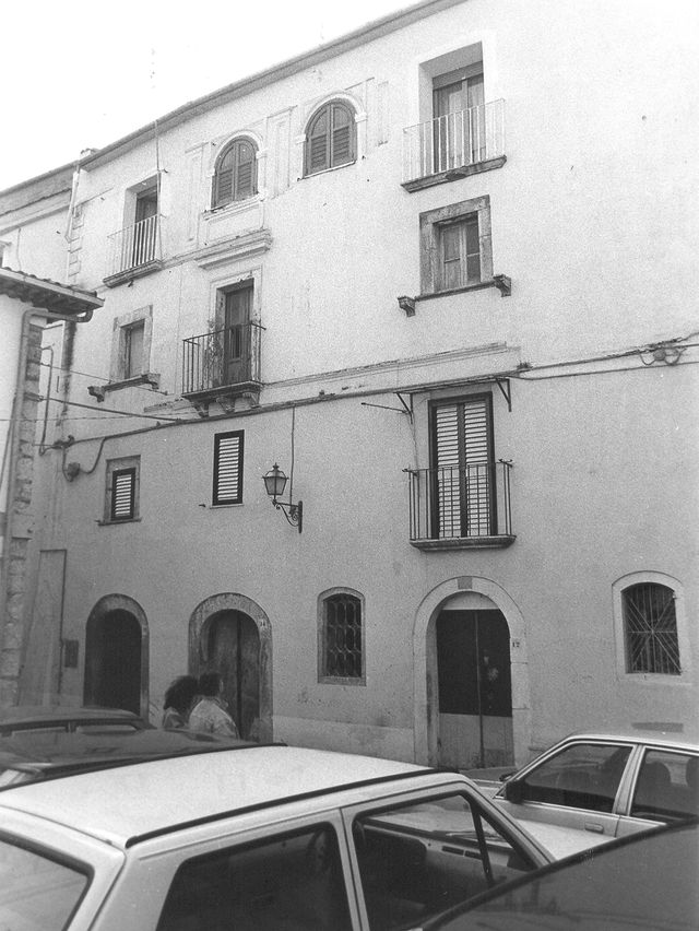 complesso edilizio, a blocco, plurifamiliare