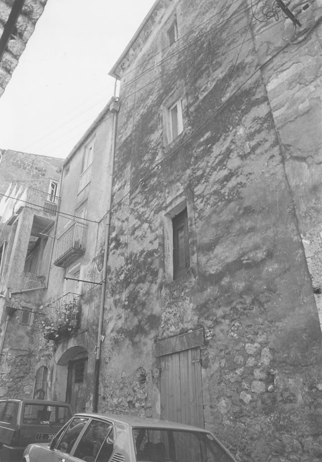 casa, a schiera, plurifamiliare