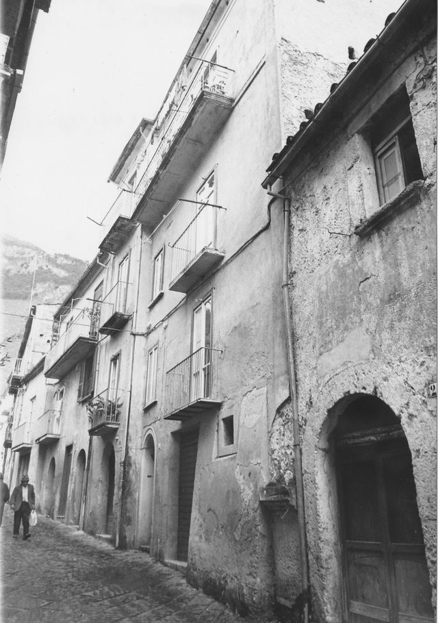 casa, a schiera, plurifamiliare