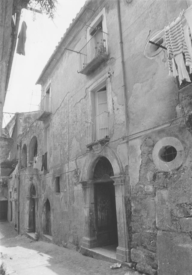 casa, a schiera, plurifamiliare