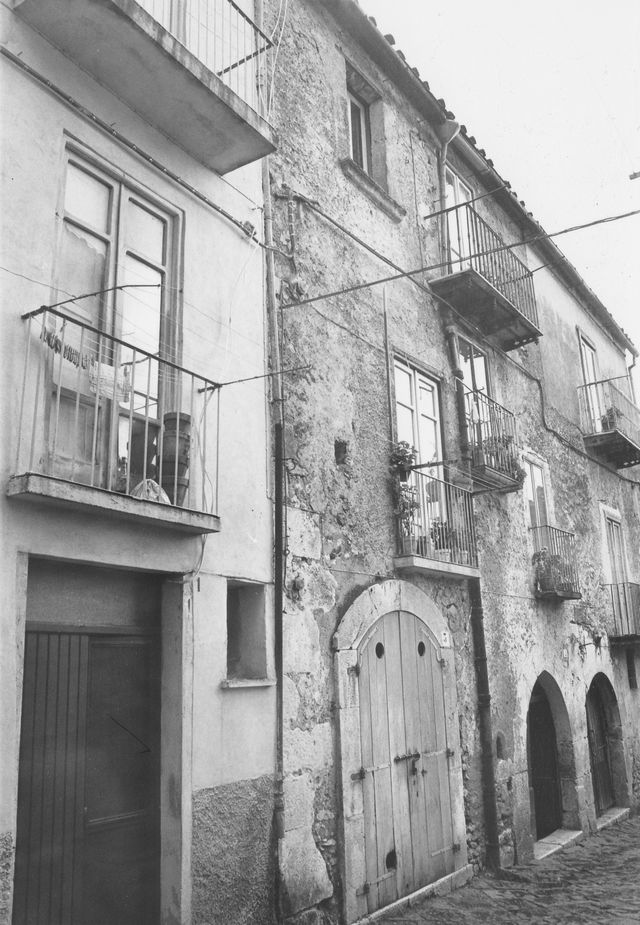 casa, a schiera, plurifamiliare