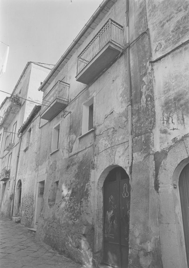 casa, a schiera, plurifamiliare