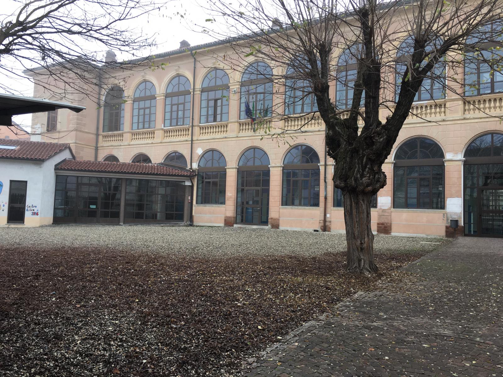 Scuole elementari e medie, e preesistenze annesse