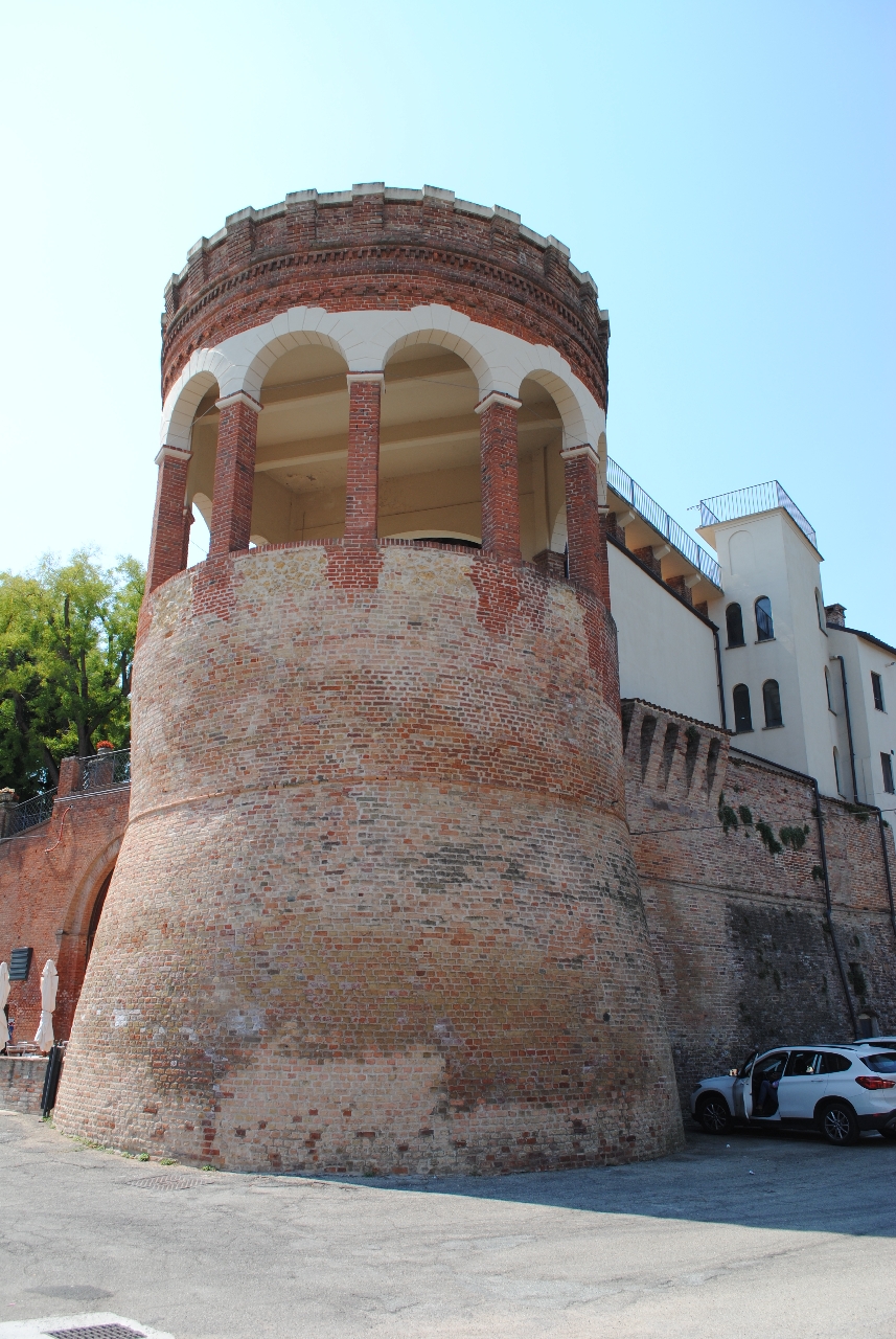 Castello, cinta muraria e bastioni