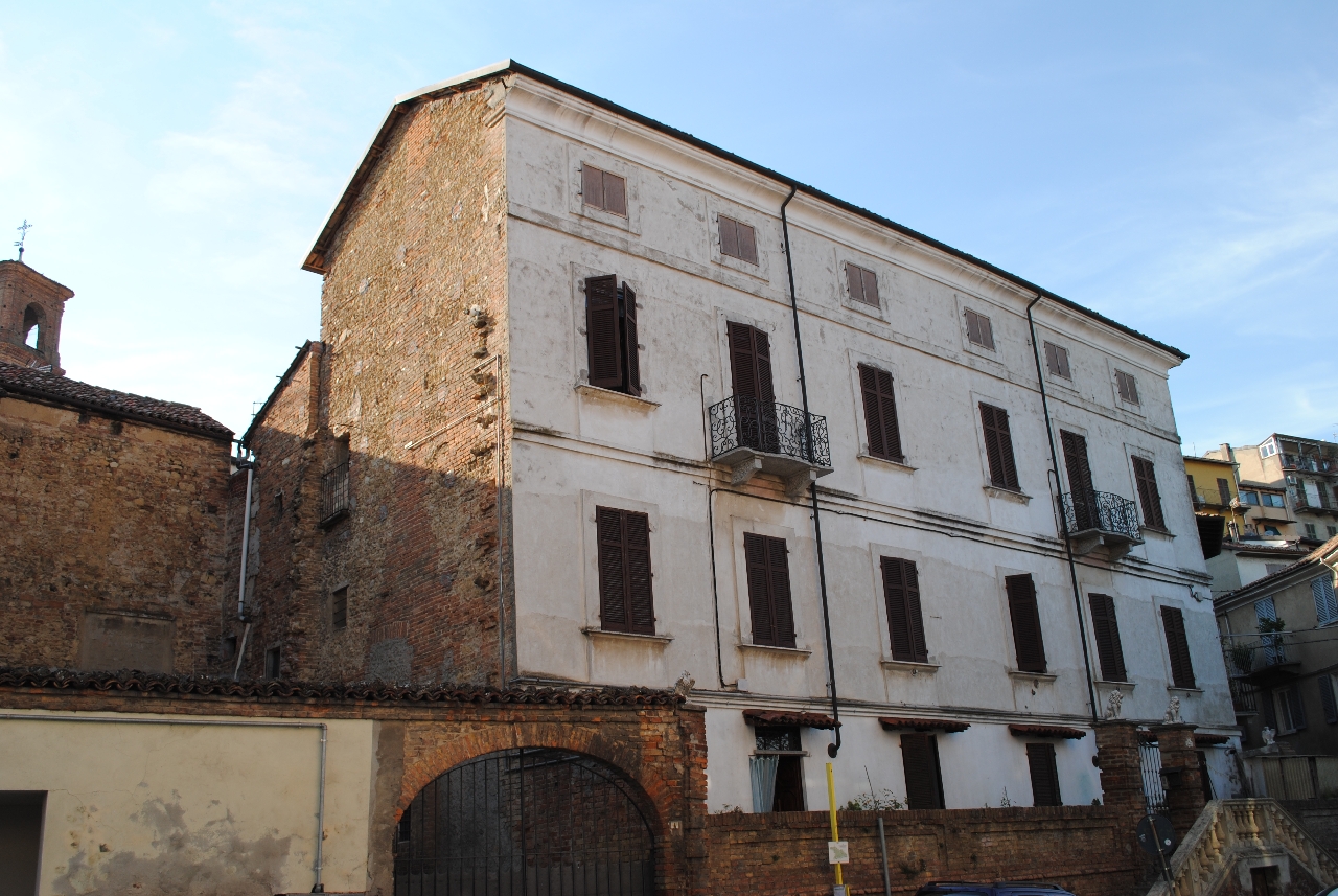 [Palazzo signorile in corso Regina Margherita, 5]