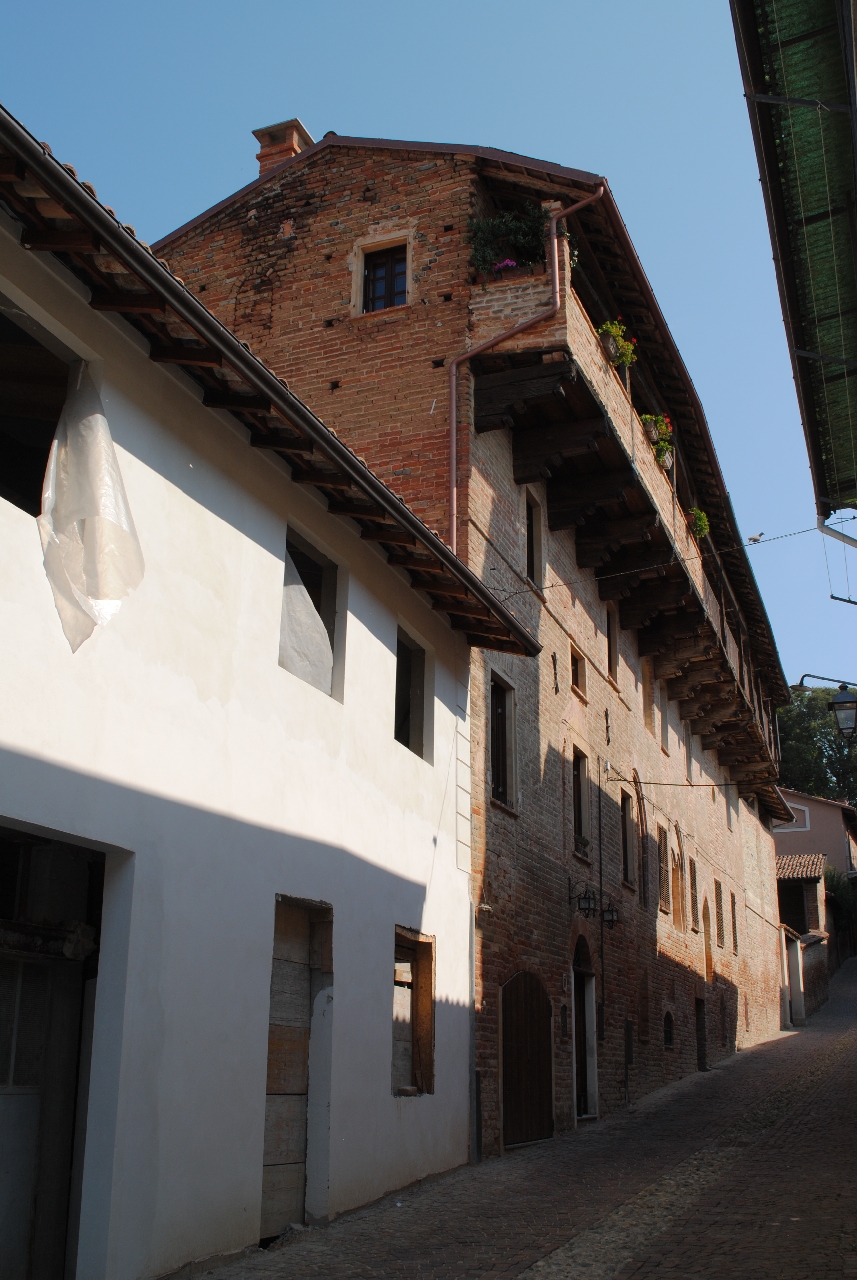 [Casa in Vicolo V, 7, 9]