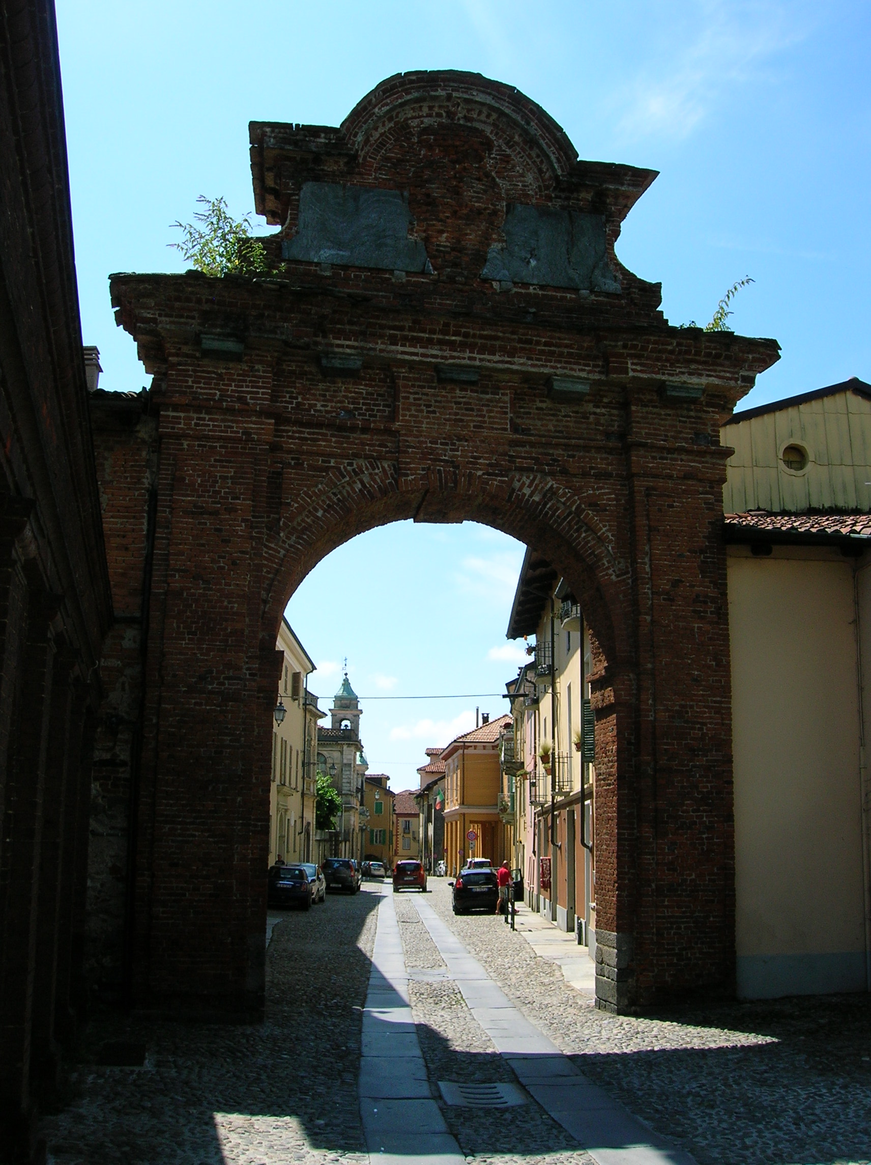 Porta della cinta di Piazzo detta della Torrazza