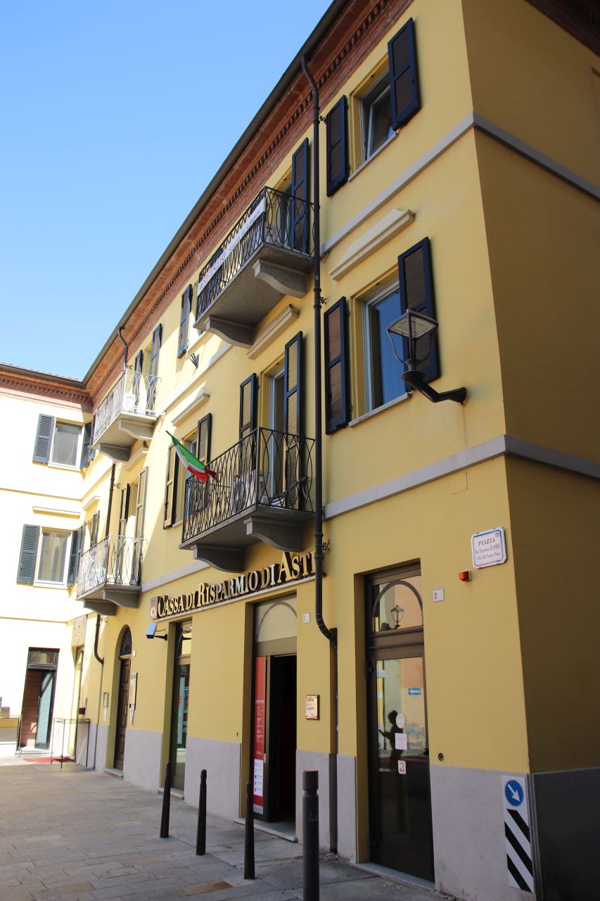 [Casa in Piazza Carlo Alberto, 2]