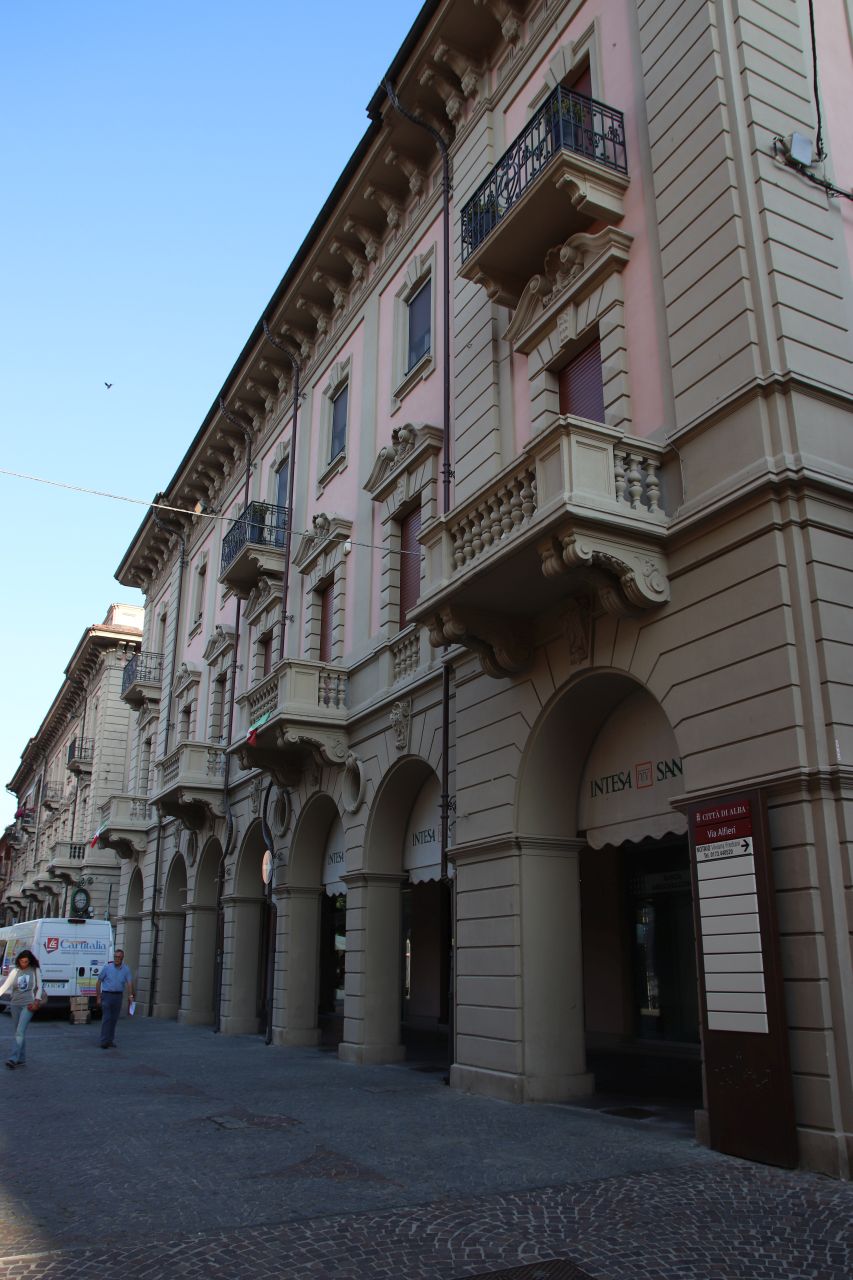 [Casa in Via Alfieri, 1, 1A, 1B]