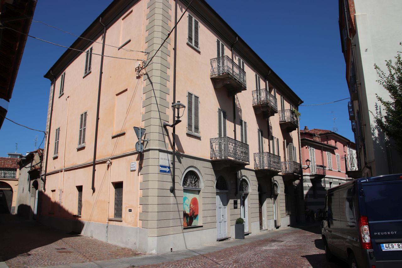 [Case in affitto e botteghe in Via Vernazza, 13]