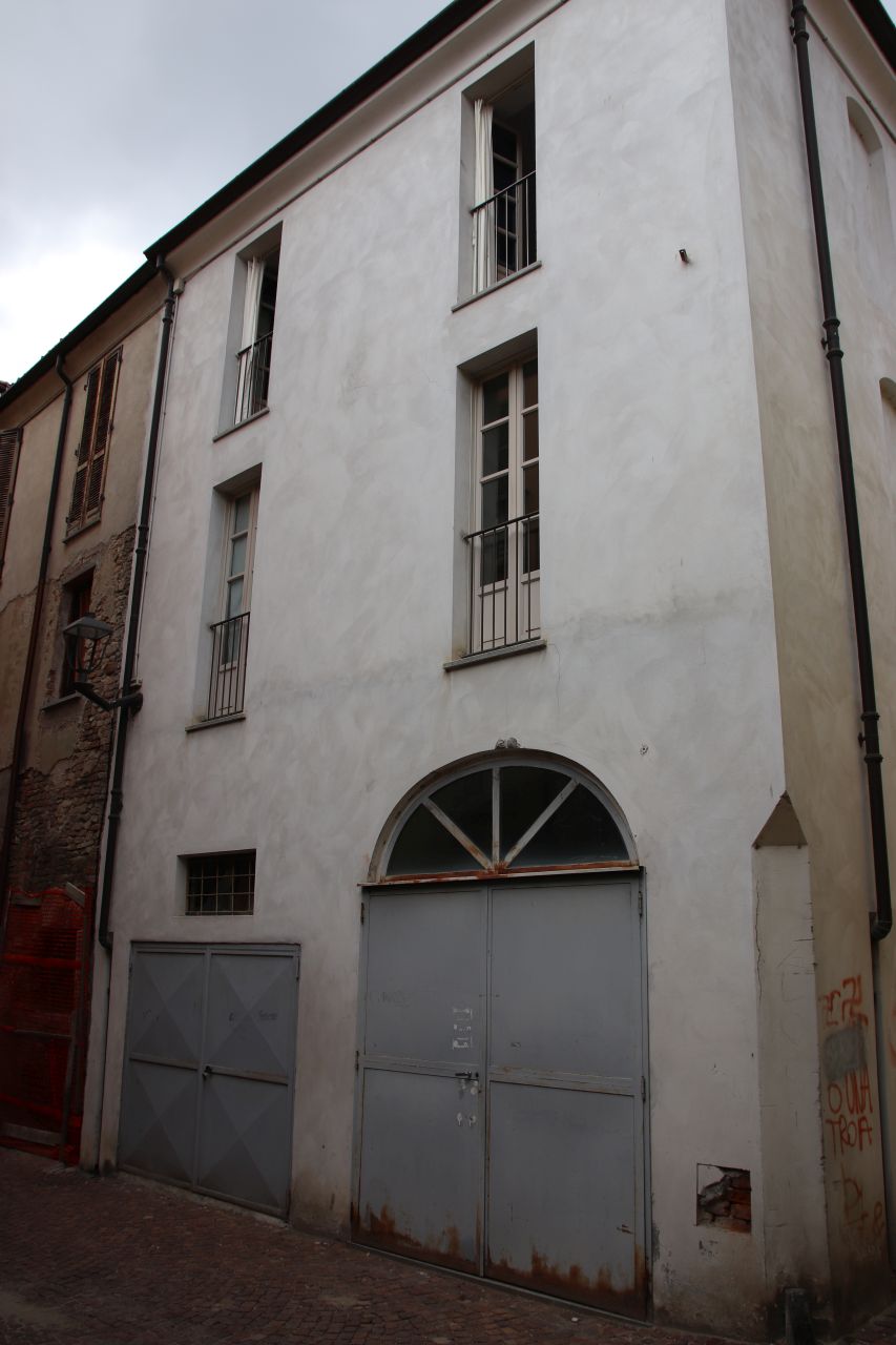 [Dipendenza di una casa nobiliare in Via Vico dell'Arco, 5]