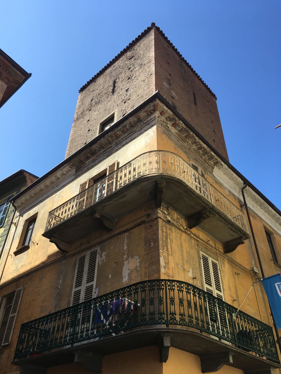 casa civile abitazione e torre in via Cavour, 7